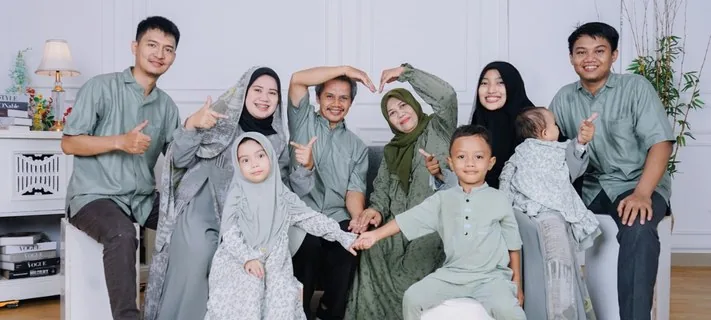 Contoh foto keluarga di Lavela Photo Studio